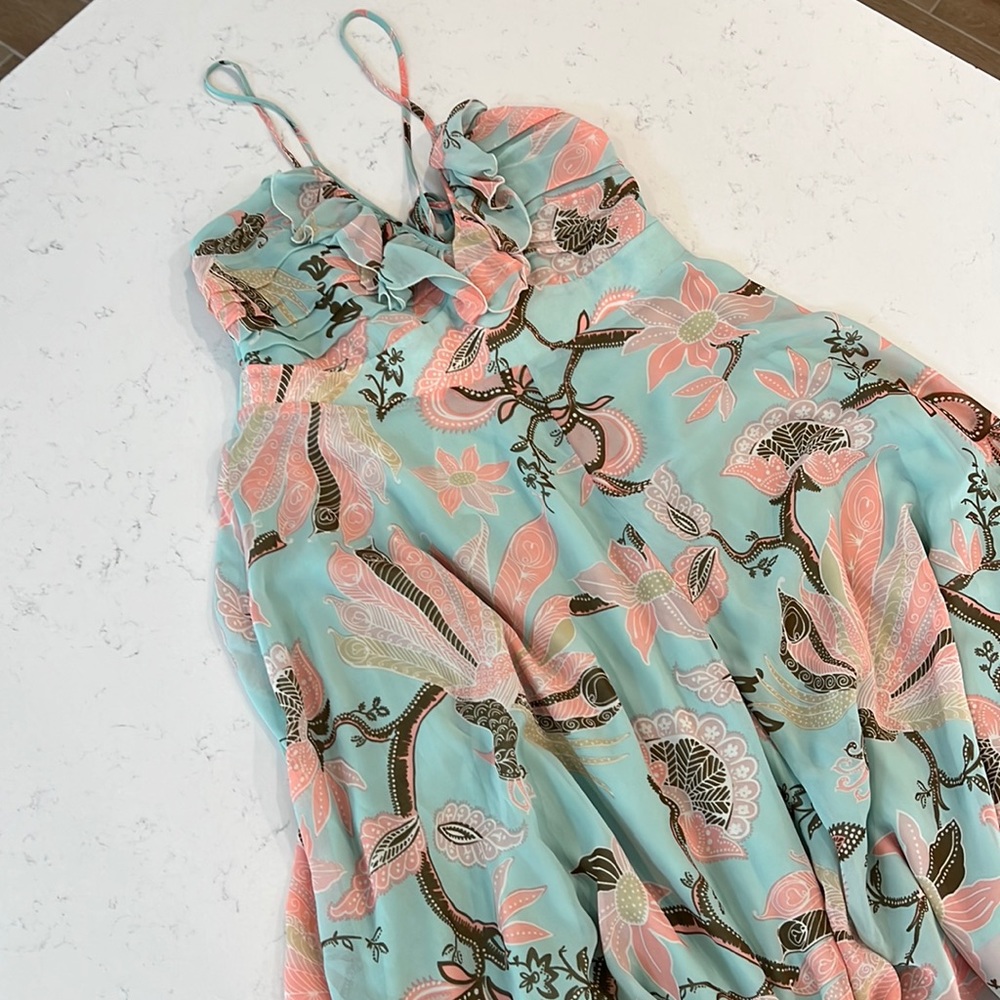 H&M flowy dress with multiple layers and sexy strappy back size 12